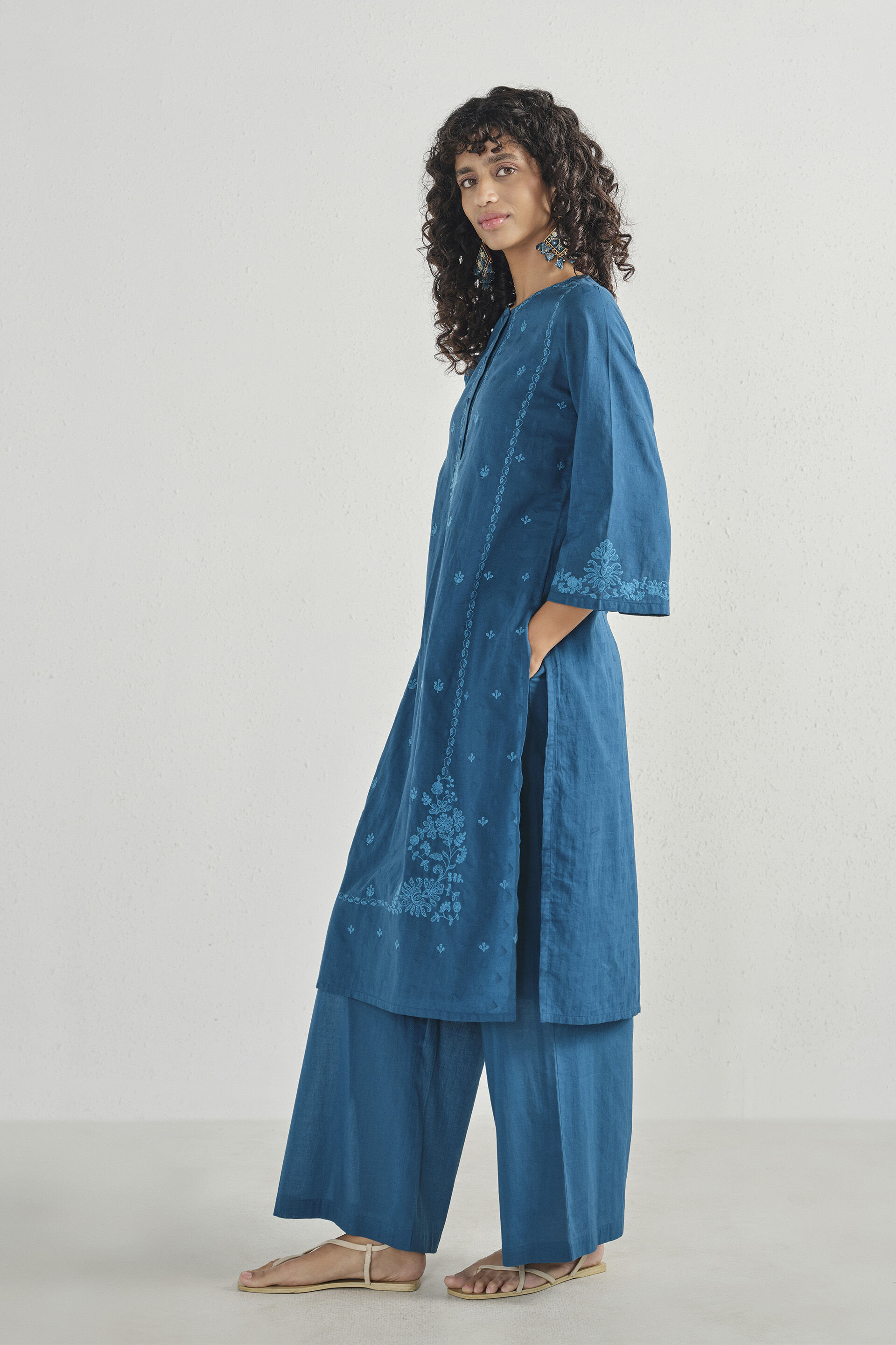 Nirvi Emboirdered Kurta Set, Indigo, image 4